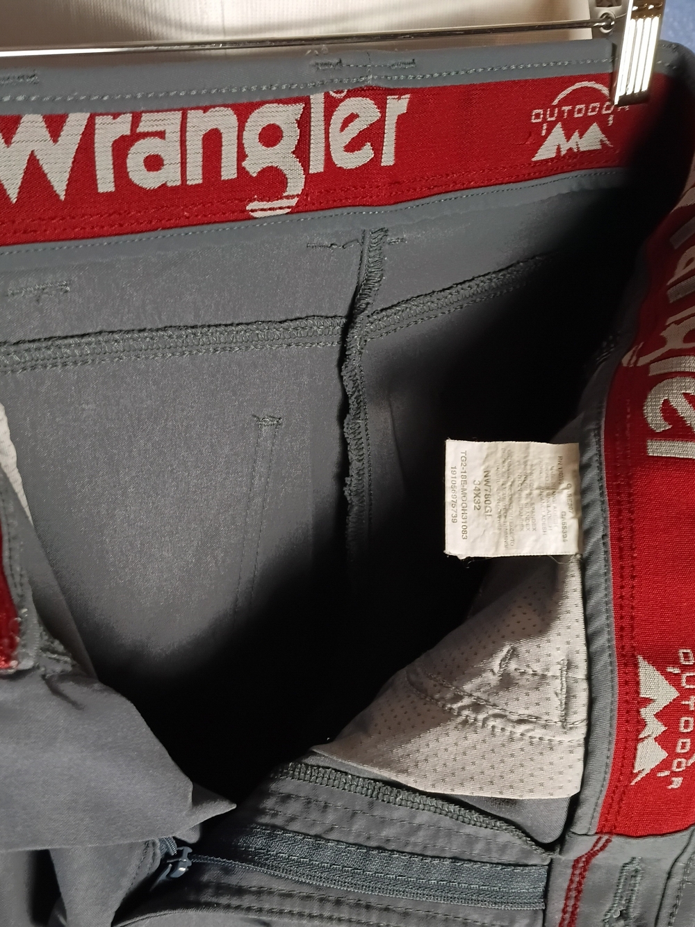 34 X 32 Wrangler Cargo Pants - Picture 3 of 6
